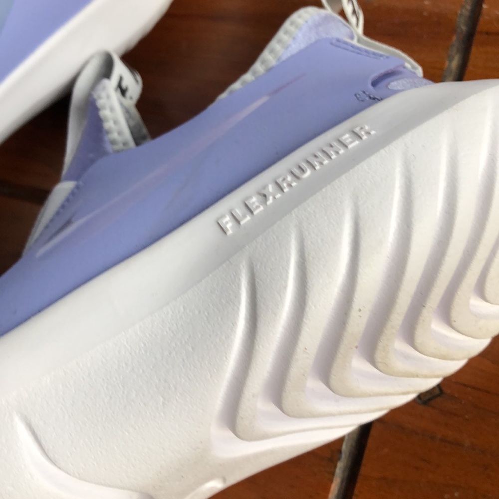 Nike Flex Runner - image 4